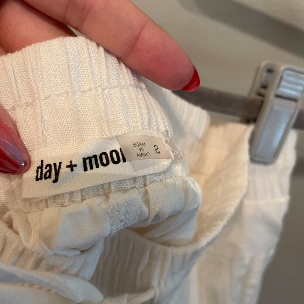 Day + Moon White Skort View 3